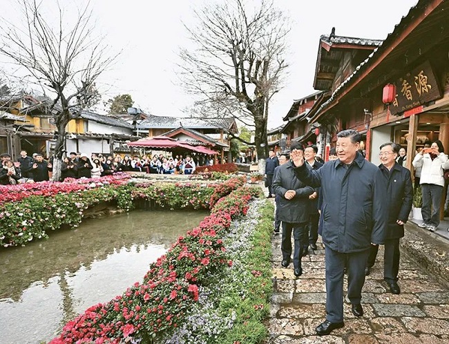 習(xí)近平：鍥而不舍落實中央八項規(guī)定精神，以優(yōu)良黨風(fēng)引領(lǐng)社風(fēng)民風(fēng)